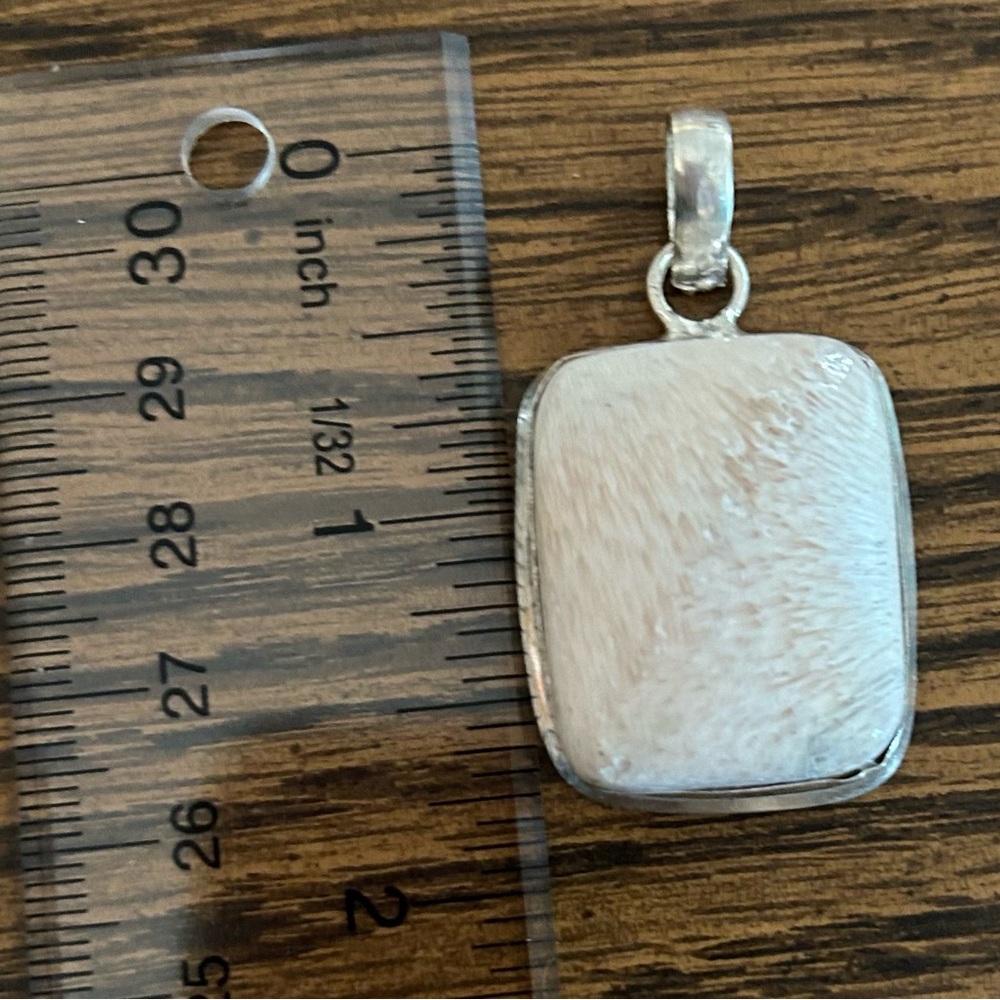 Pendant - Picture 2 of 2